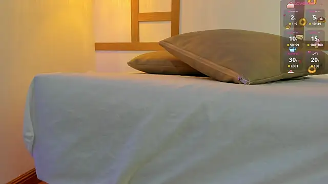 HannahMontgomery online show from October 31, 2025, 4:25 pm