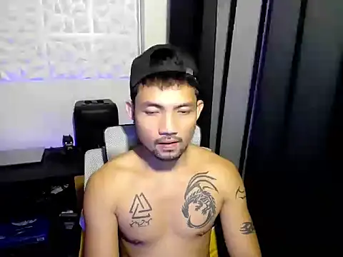 Snapshot of Thefriskyasian chatting on September 18, 2025, 6:33 pm Thefriskyasian online show from September 18, 2025, 6:33 pm