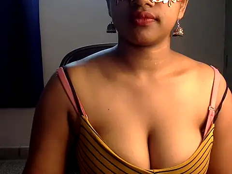 Snapshot of Hot-Honey20 chatting on October 22, 2025, 1:32 pm Hot-Honey20 online show from October 22, 2025, 1:32 pm