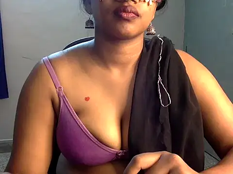 Snapshot of Hot-Honey20 chatting on October 23, 2025, 12:15 pm Hot-Honey20 online show from October 23, 2025, 12:15 pm