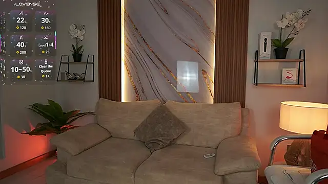 MilaCrave online show from November 21, 2025, 11:42 am