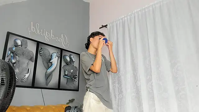 camillo virgil online show from December 2, 2025, 10:39 am