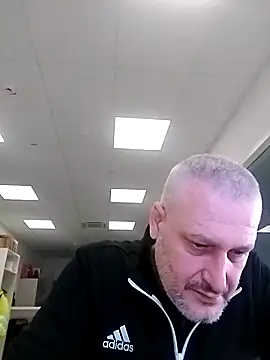 Snapshot of Hisnimin chatting on February 4, 2026, 11:44 pm Hisnimin online show from February 4, 2026, 11:44 pm