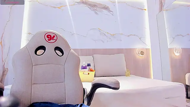 valirya devote online show from October 24, 2025, 3:16 am