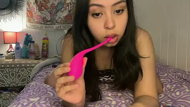 Snapshot of lau_laulu chatting on October 14, 2025, 2:45 am lau laulu online show from October 14, 2025, 2:45 am