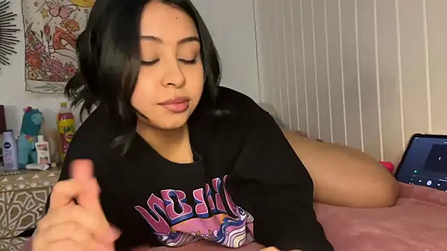 Snapshot of lau_laulu chatting on October 15, 2025, 11:13 pm lau laulu online show from October 15, 2025, 11:13 pm