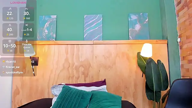 Snapshot of halleylorens chatting on March 3, 2026, 7:21 pm halleylorens online show from March 3, 2026, 7:21 pm