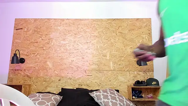 santiblack7 online show from October 14, 2025, 7:36 pm