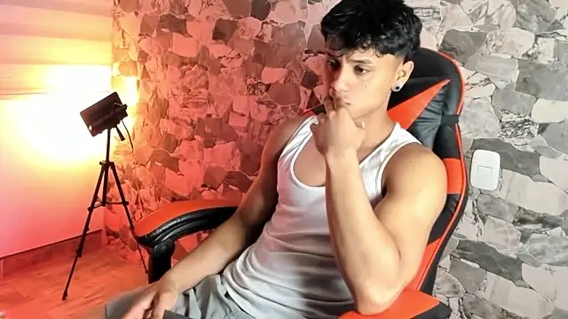 Snapshot of ZYZZ1312 chatting on June 25, 2026, 1:14 am ZYZZ1312 online show from June 25, 2026, 1:14 am