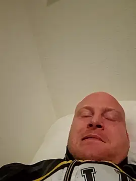 svenni2525 online show from January 10, 2026, 4:35 pm