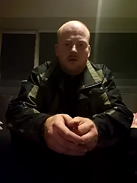 svenni2525 online show from October 11, 2025, 6:20 pm