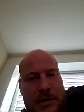 svenni2525 online show from October 16, 2025, 10:56 am