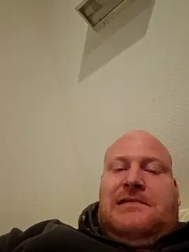 svenni2525 online show from April 5, 2026, 11:06 am