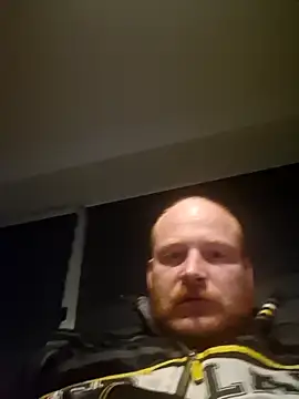 svenni2525 online show from November 21, 2025, 4:39 pm