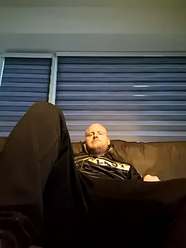 svenni2525 online show from October 29, 2025, 4:17 pm