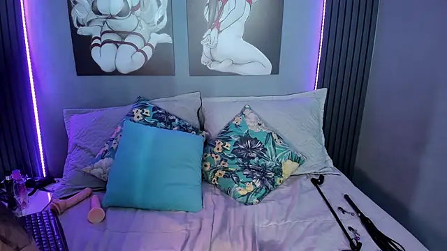 Zara Snow online show from November 20, 2025, 1:17 am