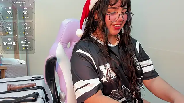 Zara Snow online show from December 13, 2025, 9:43 pm