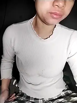 Snapshot of Mie_rose chatting on January 7, 2026, 10:48 pm Mie rose online show from January 7, 2026, 10:48 pm