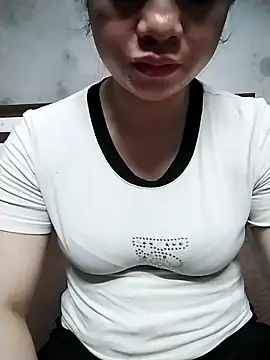 Snapshot of Mie_rose chatting on April 26, 2026, 2:09 am Mie rose online show from April 26, 2026, 2:09 am