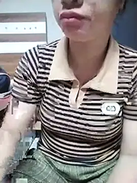 Snapshot of Mie_rose chatting on October 31, 2025, 2:24 pm Mie rose online show from October 31, 2025, 2:24 pm