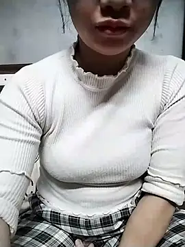 Snapshot of Mie_rose chatting on November 18, 2025, 2:31 pm Mie rose online show from November 18, 2025, 2:31 pm