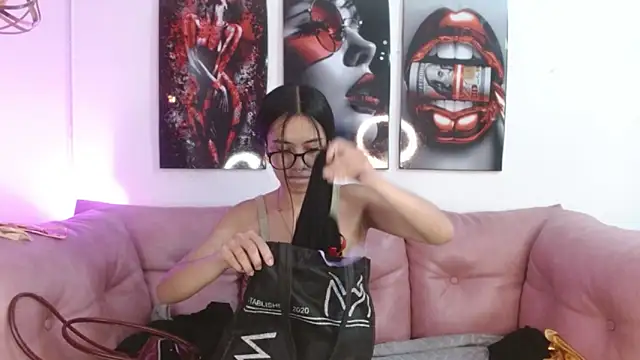 Miahotcs1 online show from December 4, 2025, 12:37 pm