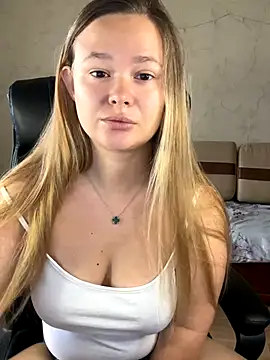 Snapshot of CaramelleSugar_ chatting on October 8, 2025, 7:10 am CaramelleSugar  online show from October 8, 2025, 7:10 am
