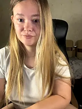 Snapshot of CaramelleSugar_ chatting on October 17, 2025, 6:10 pm CaramelleSugar  online show from October 17, 2025, 6:10 pm