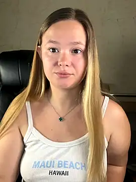 Snapshot of CaramelleSugar_ chatting on September 27, 2025, 4:13 pm CaramelleSugar  online show from September 27, 2025, 4:13 pm