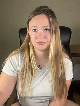 Snapshot of CaramelleSugar_ chatting on October 12, 2025, 4:30 pm CaramelleSugar  online show from October 12, 2025, 4:30 pm