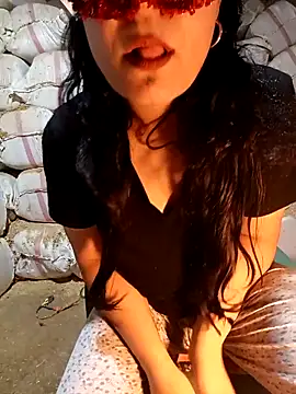 ezgi2545 online show from March 28, 2026, 10:27 am