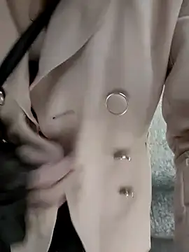 pink-mai online show from November 11, 2025, 10:58 pm