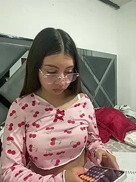 Snapshot of Sara-cooper2 chatting on July 6, 2026, 12:56 pm Sara-cooper2 online show from July 6, 2026, 12:56 pm
