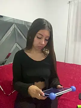 Sara-cooper2 online show from March 16, 2026, 2:53 pm