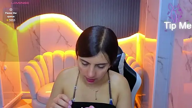 Snapshot of Eilyn_love_b chatting on October 17, 2025, 12:51 pm Eilyn love b online show from October 17, 2025, 12:51 pm