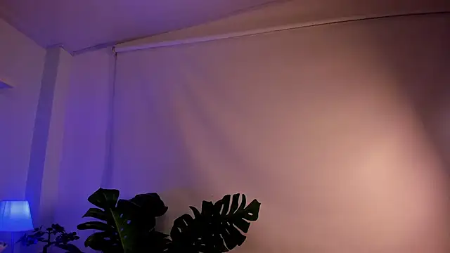 Snapshot of Nicolle_Evanss_ chatting on September 17, 2025, 3:52 am Nicolle Evanss online show from September 17, 2025, 3:52 am