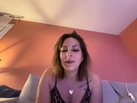 Snapshot of minettedusud chatting on November 28, 2025, 9:26 pm minettedusud online show from November 28, 2025, 9:26 pm