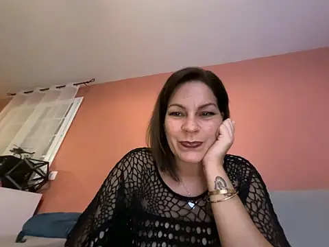 Snapshot of minettedusud chatting on January 15, 2026, 9:29 pm minettedusud online show from January 15, 2026, 9:29 pm