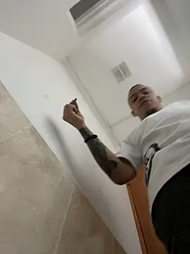 AlphaMasterXxx online show from November 19, 2025, 2:17 pm