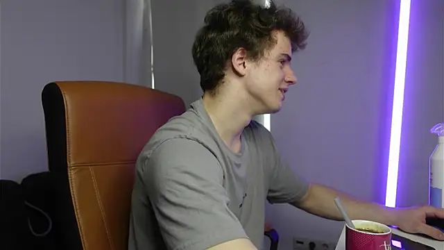 Ricky Becko online show from September 21, 2025, 2:33 pm