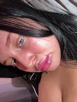 brunetteGirl274 online show from October 2, 2025, 8:56 pm