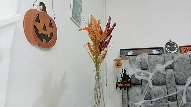 Lizbeth Rouse online show from October 30, 2025, 10:35 am