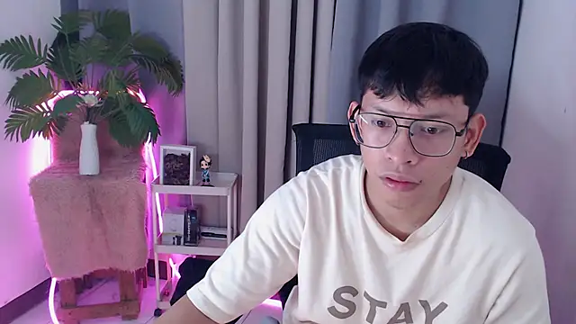 pinkcock froi2305 online show from February 3, 2026, 6:22 am