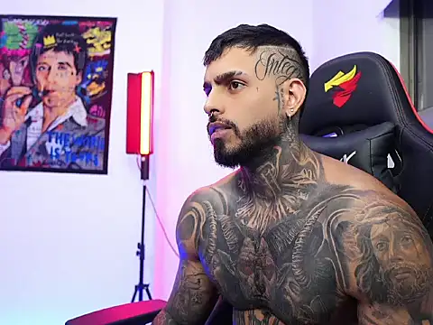 logan hugh8 online show from October 28, 2025, 2:01 am