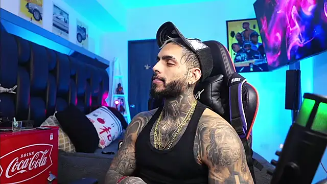 logan hugh8 online show from March 1, 2026, 12:49 pm