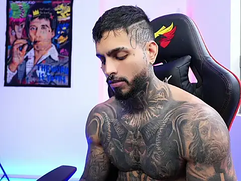 logan hugh8 online show from October 22, 2025, 9:46 pm