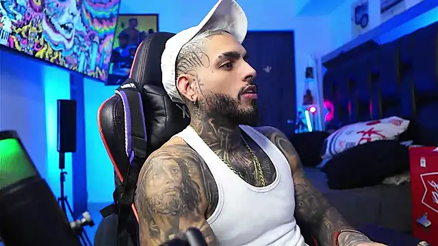 logan hugh8 online show from February 6, 2026, 2:51 am