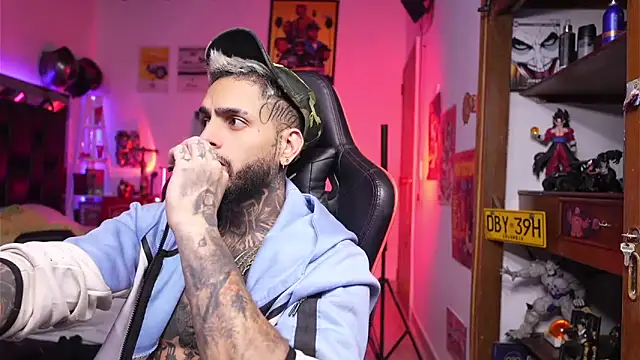 logan hugh8 online show from April 5, 2026, 6:53 am