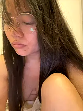 Snapshot of coco-o chatting on October 4, 2025, 2:07 pm coco-o online show from October 4, 2025, 2:07 pm