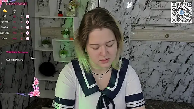 HelenHartt online show from November 4, 2025, 6:06 am